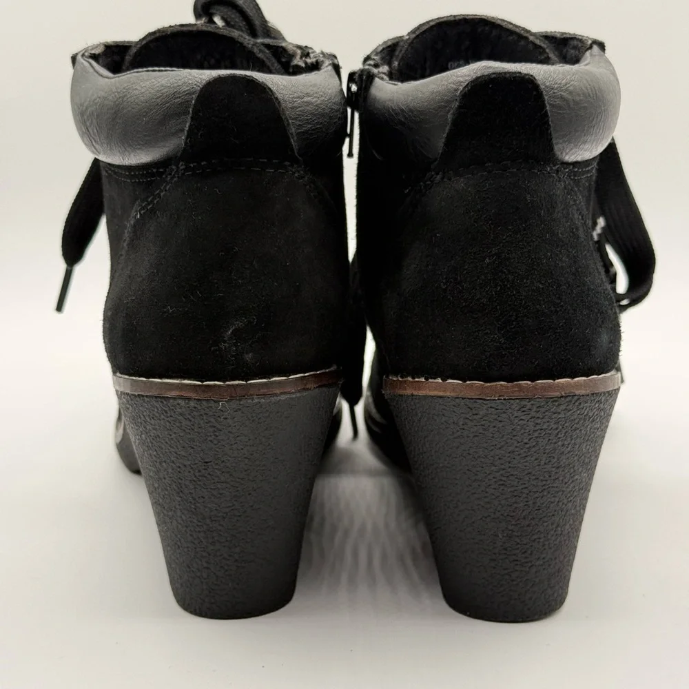 White Mountain Liberty Regular Lace-Up Wedge Booties Size 9.5M